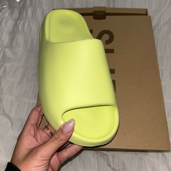 Selling all designer shoes; Dior, ysl, Yeezy, Nike, Gucci - Picture 4 of 16